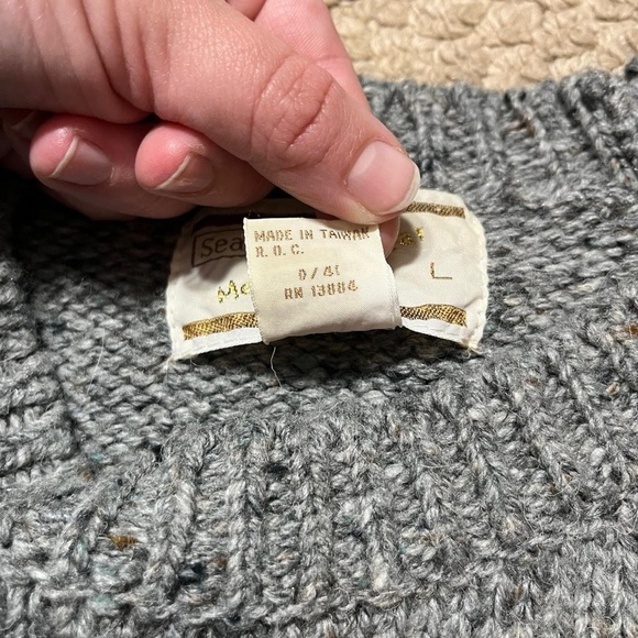 Vintage Sears Men’s Sportswear Grey Wool Blend Crewneck Sweater Classic Pullover - Picture 4 of 8